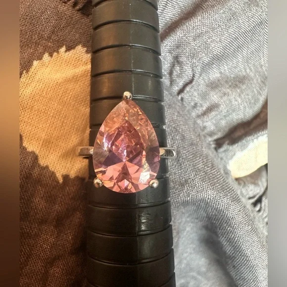 Stunning Pink CZ Sterling Silver 925 Teardrop Solitaire Ring size 7 - Picture 3 of 6
